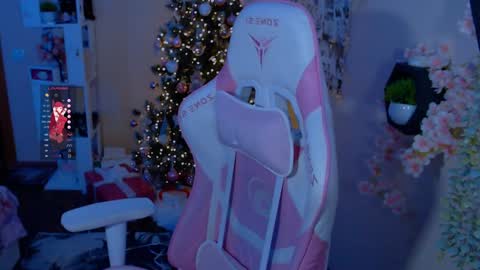 Lina online show from December 2024 09:17:01 PM