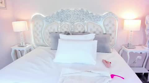 Linna online show from March 2025 04:12:02 AM