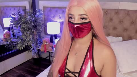 Snapshot of linoshka_1 chatting on February 2025 08:14:02 PM Luciana online show from February 2025 08:14:02 PM