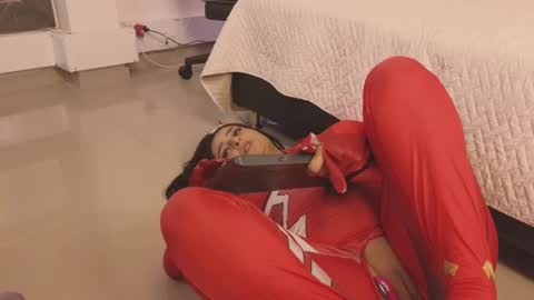 Snapshot of linoshka_1 chatting on September 2025 09:39:02 PM Luciana online show from September 2025 09:39:02 PM