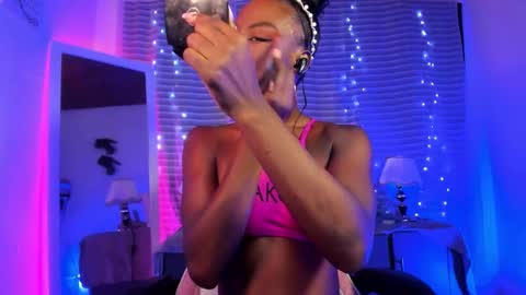 Snapshot of linsyadams chatting on November 2025 10:36:02 PM online show from November 2025 10:36:02 PM