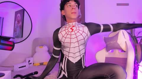 Snapshot of lion_stones chatting on December 2025 11:23:01 PM new account Lion online show from December 2025 11:23:01 PM