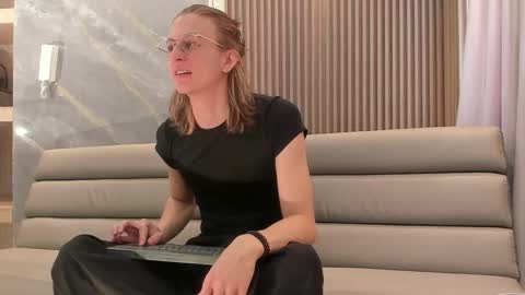 Lior evan online show from December 2025 11:49:02 AM