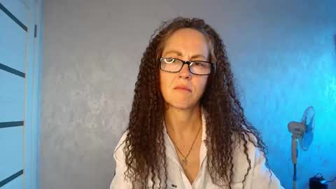 Liora Weiss online show from June 2026 02:33:01 PM