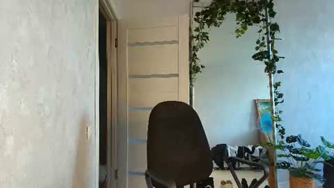 Liora Weiss online show from July 2026 07:55:01 AM