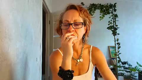 Liora Weiss online show from July 2026 08:56:02 AM