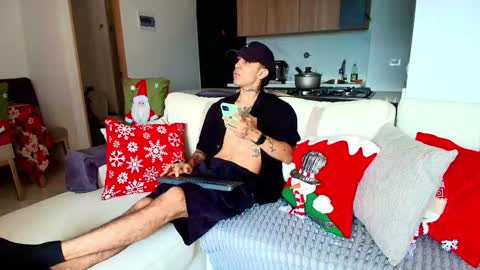 Snapshot of liorvante chatting on December 2025 03:51:02 PM Lior Vante online show from December 2025 03:51:02 PM