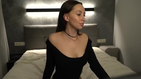 Snapshot of lipped_witch chatting on December 2024 12:27:02 PM Katrine in black Lisa in online show from December 2024 12:27:02 PM