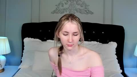 lirakink online show from December 2025 04:54:01 AM