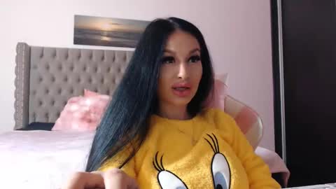 Lisa online show from November 2025 08:57:01 PM