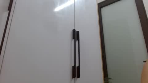 lisa_1011 online show from February 2026 10:25:02 PM