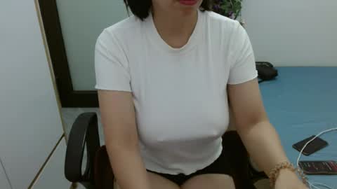 lisa_1011 online show from July 2026 11:36:01 AM