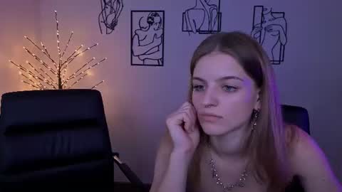 Snapshot of lisa_dark_ chatting on July 2026 09:45:01 AM Lisa online show from July 2026 09:45:01 AM