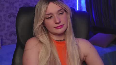 Snapshot of lisa_elfy chatting on December 2024 11:07:02 PM lisa_elfy online show from December 2024 11:07:02 PM