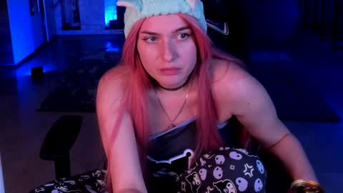 Snapshot of lisa_elfy chatting on February 2025 11:01:02 PM lisa_elfy online show from February 2025 11:01:02 PM