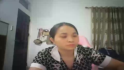 Snapshot of lisa_hanw chatting on April 2026 01:31:02 PM lisa_hanw online show from April 2026 01:31:02 PM