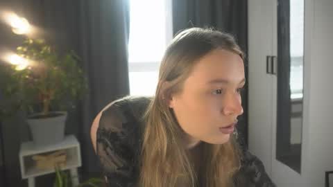 Elisabeth or Lisa online show from September 2025 05:08:01 AM