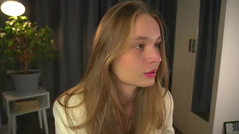 Elisabeth or Lisa online show from October 2025 08:17:01 PM