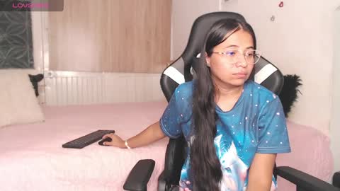 Snapshot of lisa_sexxy chatting on April 2026 04:02:02 AM faisury online show from April 2026 04:02:02 AM