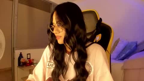 Snapshot of lisa_t08 chatting on October 2025 01:18:01 AM Lisa Thompson online show from October 2025 01:18:01 AM