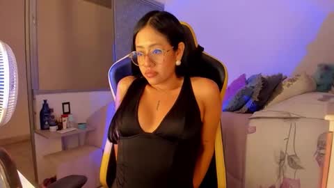 Snapshot of lisa_t08 chatting on November 2025 06:01:01 AM Lisa Thompson online show from November 2025 06:01:01 AM