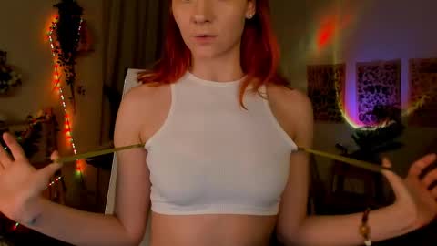 Snapshot of lisaaris chatting on May 2026 04:04:02 PM Lisa Aris online show from May 2026 04:04:02 PM
