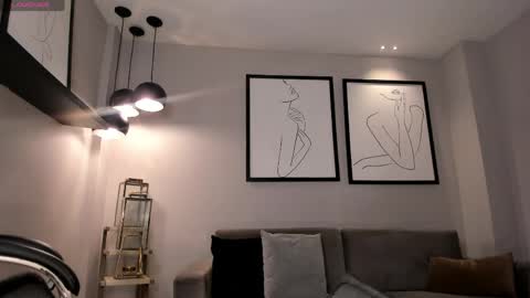 Lisa  Flowers online show from June 2026 10:53:02 AM