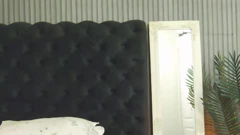 Snapshot of lisamaze chatting on October 2025 05:24:01 PM SofiaHanson online show from October 2025 05:24:01 PM