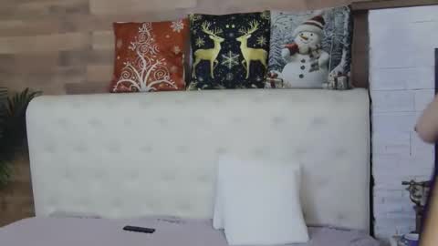 Snapshot of lisamaze chatting on December 2025 11:44:02 PM SofiaHanson online show from December 2025 11:44:02 PM