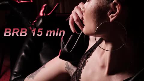 Snapshot of lisamooore chatting on February 2026 07:51:02 AM Lisa Moore online show from February 2026 07:51:02 AM