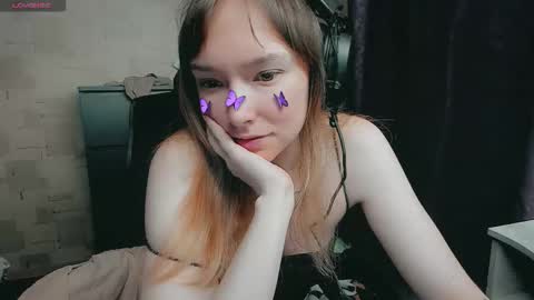 Snapshot of lisamoth chatting on October 2025 04:42:01 AM lisamoth online show from October 2025 04:42:01 AM