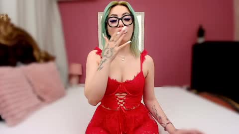 Snapshot of lisaraee chatting on January 2025 06:14:02 PM Lisa online show from January 2025 06:14:02 PM