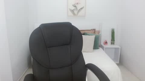 Liseth Fox online show from January 2025 03:33:01 PM