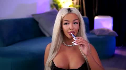 LisetteLuxe online show from July 2026 09:33:01 PM