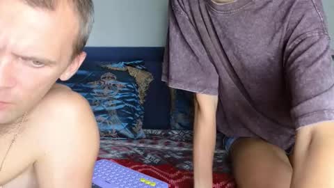 Kris Maks online show from September 2025 05:01:02 PM