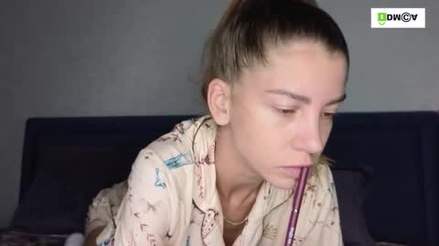 Kris Maks online show from September 2025 03:51:01 AM