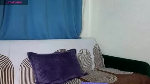 Kris Maks online show from October 2025 05:17:02 AM