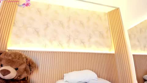 Snapshot of liss_reyes chatting on May 2026 12:11:02 PM Liss online show from May 2026 12:11:02 PM
