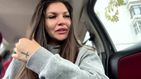 Lissa online show from November 2025 10:04:02 AM