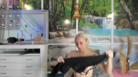 Snapshot of lissa_brown_ chatting on December 2024 02:26:01 AM Lissa online show from December 2024 02:26:01 AM