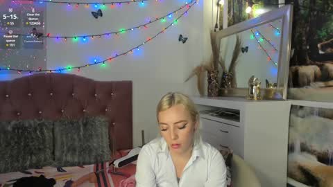 Snapshot of lissa_brown_ chatting on December 2024 01:50:02 AM Lissa online show from December 2024 01:50:02 AM