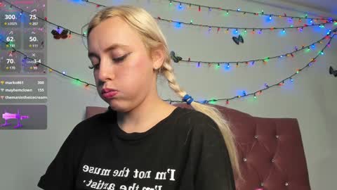 Snapshot of lissa_brown_ chatting on December 2024 05:25:01 AM Lissa online show from December 2024 05:25:01 AM