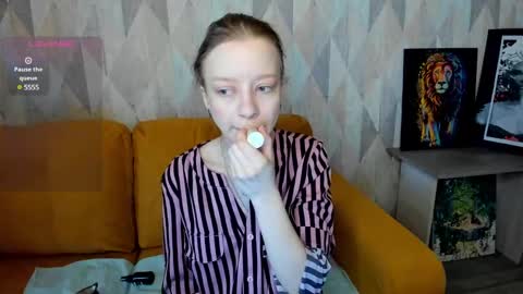 Snapshot of lissa_kitsune chatting on February 2025 07:01:02 AM Lissa online show from February 2025 07:01:02 AM