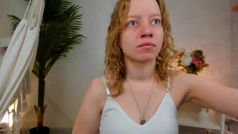 Snapshot of lissa_kitsune chatting on February 2026 07:39:01 AM Lissa online show from February 2026 07:39:01 AM