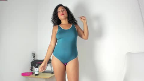lissa_petitee online show from May 2026 12:16:02 AM