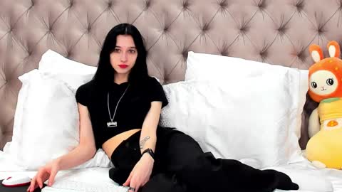 Snapshot of lissaallison chatting on March 2025 04:12:02 AM LissaAllison online show from March 2025 04:12:02 AM
