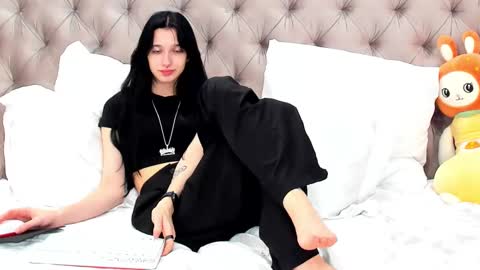 Snapshot of lissaallison chatting on March 2025 10:32:02 AM LissaAllison online show from March 2025 10:32:02 AM