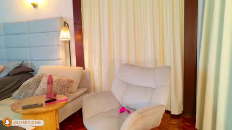 Lisseth Long  online show from November 2025 11:48:02 PM