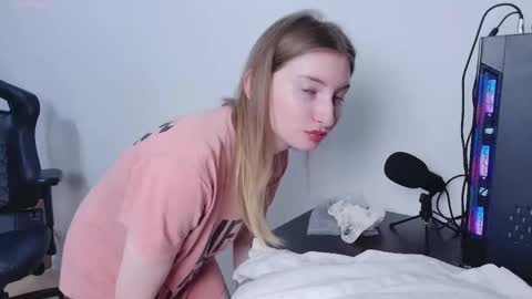 Lissa online show from September 2025 09:42:02 AM