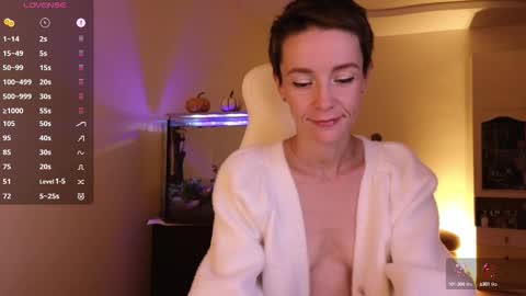 Alisa online show from September 2025 08:19:01 PM